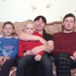 Заставка для - Семья с тремя детьми из Краснодарского края попала в беду: зимой остались без жилья и теплой одежды